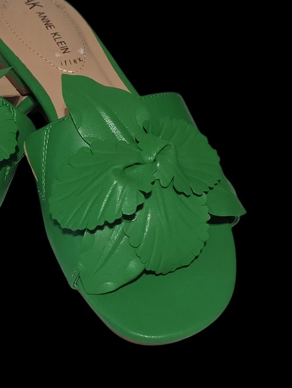 Anne Klein Bright Green Floral Appliqué Slide Mules 6.5 Beachy - Picture 2 of 5